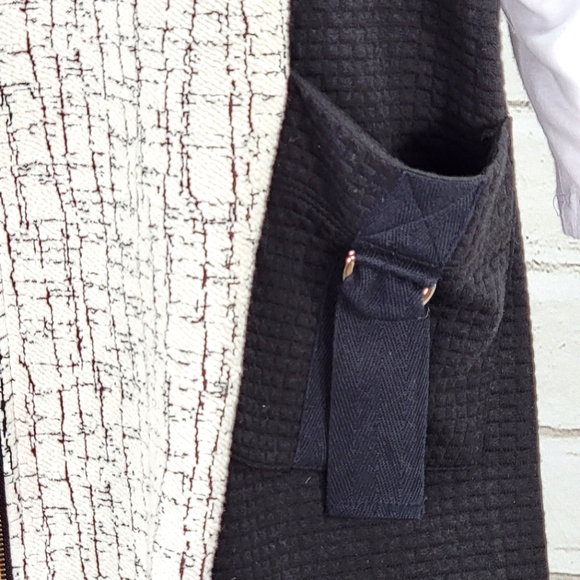 Designer Chalet Florence Zip Front Hi Lo Vest EUC! Size:L Black/Winter White - Picture 7 of 11